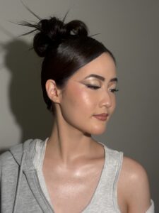 Faye Smith agency - vancouver makeup artist - junior stylist