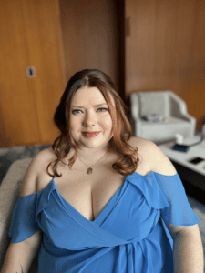 faye smith agency - lily - senior stylist - makeup artist - vancouver